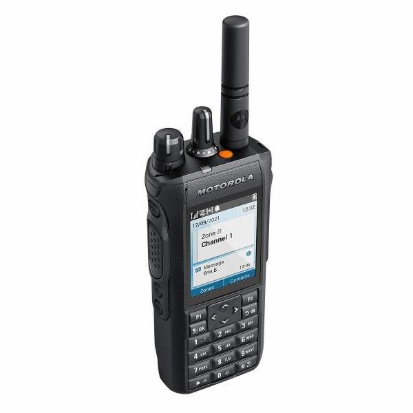 MOTOROLA Portatif radio VHF numérique R7 FKP Premium avec afficheur et clavier